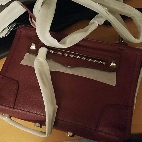Brand new Rebecca Minkoff Regan crossbody - Picture 2 of 4